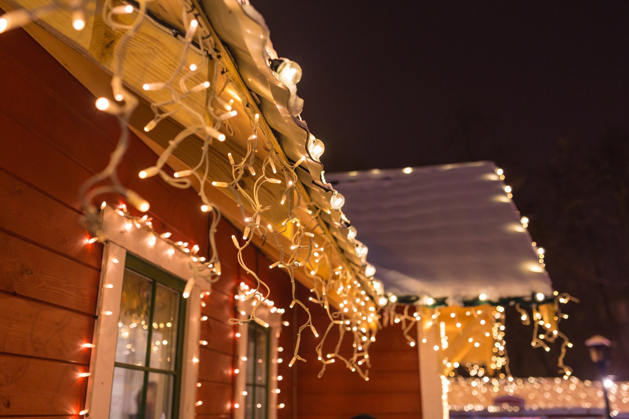 3 HOA Holiday Decorating Guidelines for Your Tacoma Community